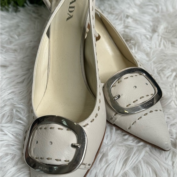 Prada - Picture 5 of 8